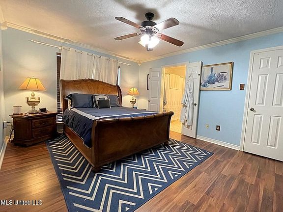 2nd image of 554 Aila St