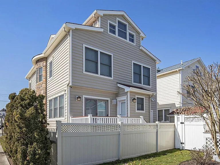 7611 Ventnor Ave — Photo 32