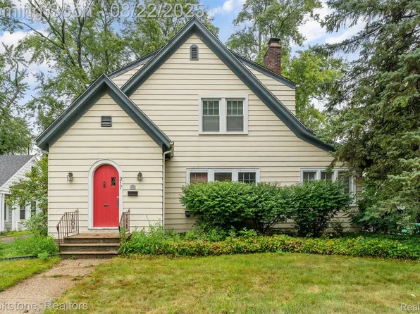 217 Navajo Ave, Pontiac, MI 48341