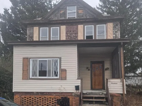 19 John St, Uniontown, PA 15401