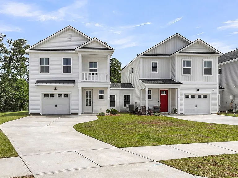 335 Chapman Cir — Photo 2