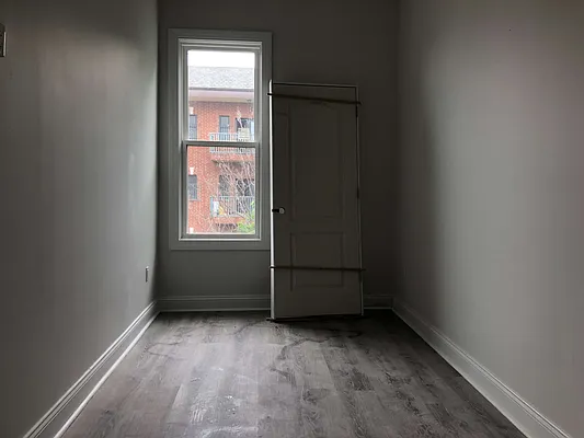 Rented by TheLocals LLC | media 25