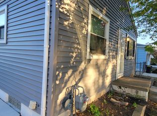 7265 Dudley St, Taylor, MI 48180