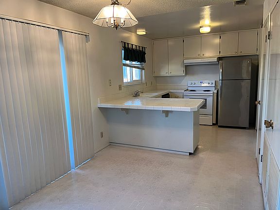 4th image of 8301 Folsom Blvd #C