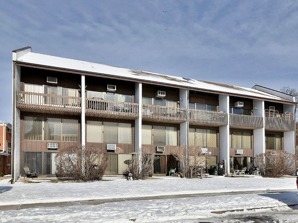 1st image of 1296 E Washington St APT 7