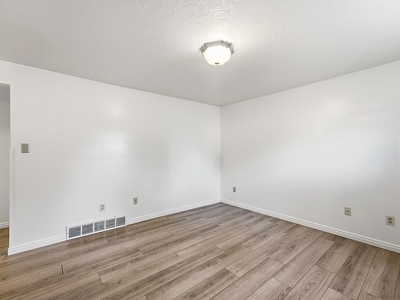 4th image of 620 E 950th Dr S