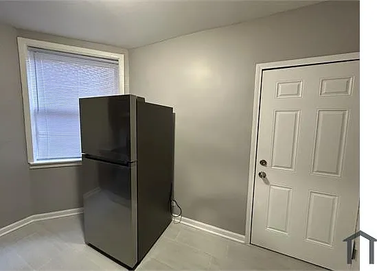 7542 S Stewart Ave — Photo 7