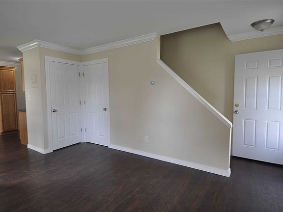 4th image of 240 Lowndes Ave APT A