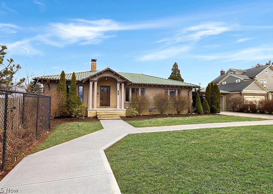 1033 Summit Ave, Lakewood, OH 44107 | Zillow
