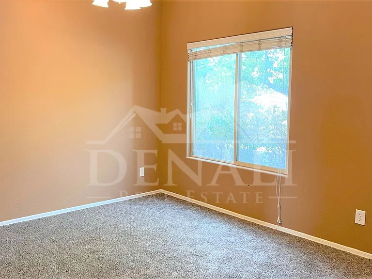 925 E Canyon Rock Rd — Photo 13