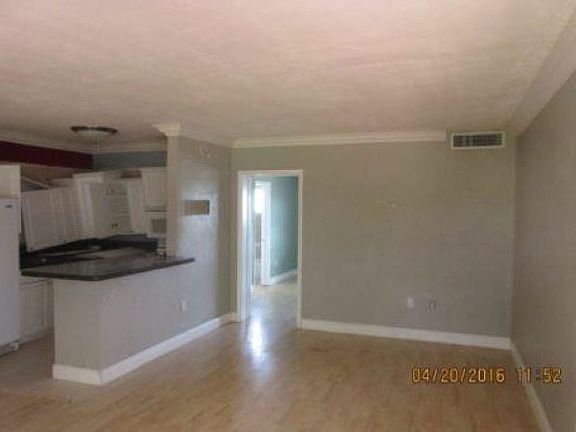 4th image of 1330 W 54th St APT 313C