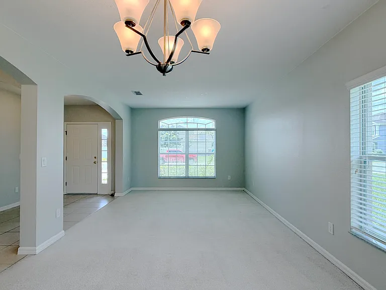 10606 Inside Loop — Photo 2