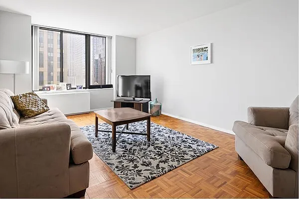 Rented by Canway Realty LLC | media 13