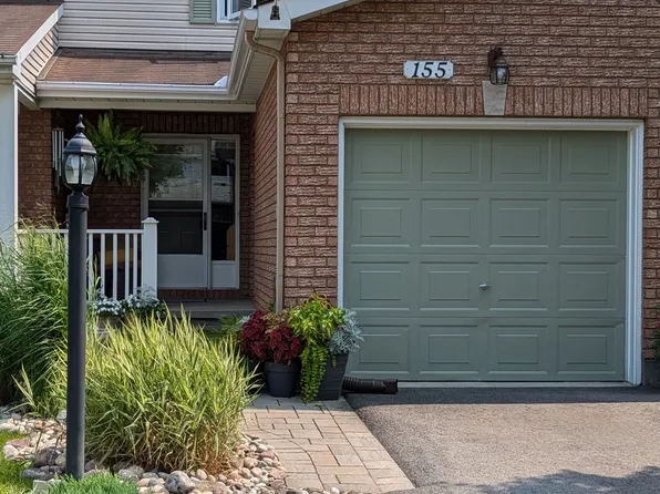 155 Markland Cres, Ottawa, ON K2G 5Z7