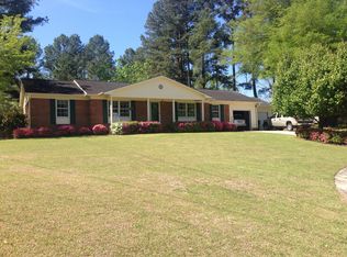 2813 Trentwood Ct, Fayetteville, NC 28304