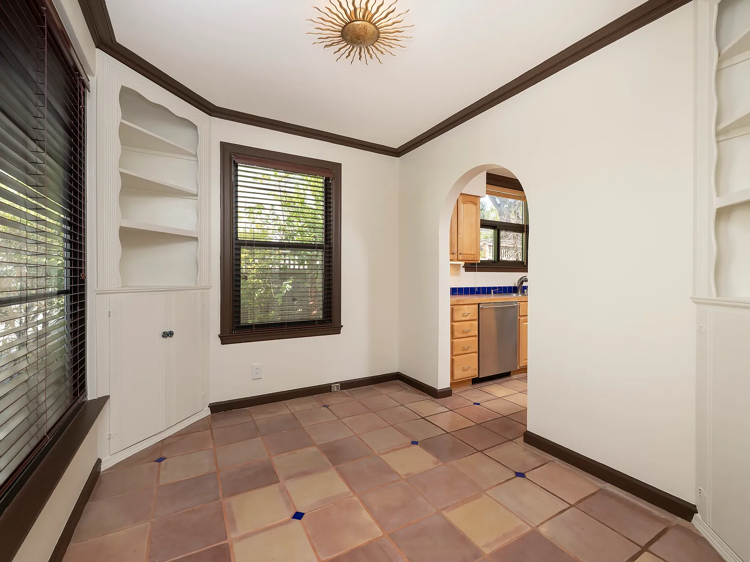 4 bed, 2.5 bath, 2173 sqft, $8,500 — Photo 2