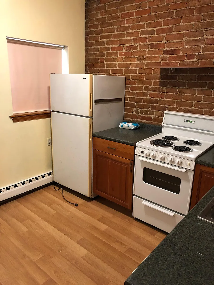 Building Photo - 32 Riverdale St #1