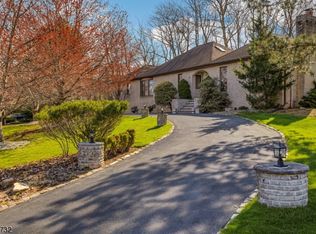 27 Forest Hills Way, Cedar Grove, NJ 07009