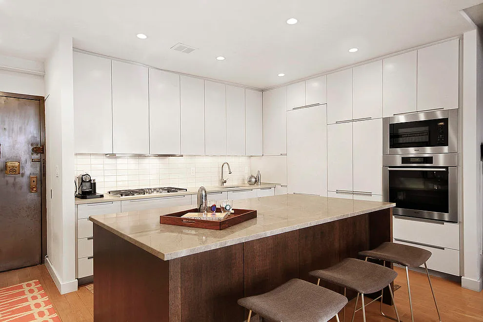 410 W 23rd St #2D3D photo 1