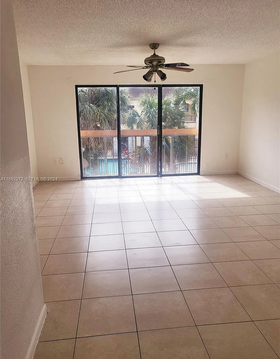4 bed, 2.5 bath, 1594 sqft, $3,000 — Photo 3