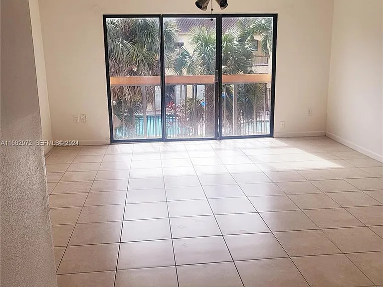 7740 Balboa St — Photo 3
