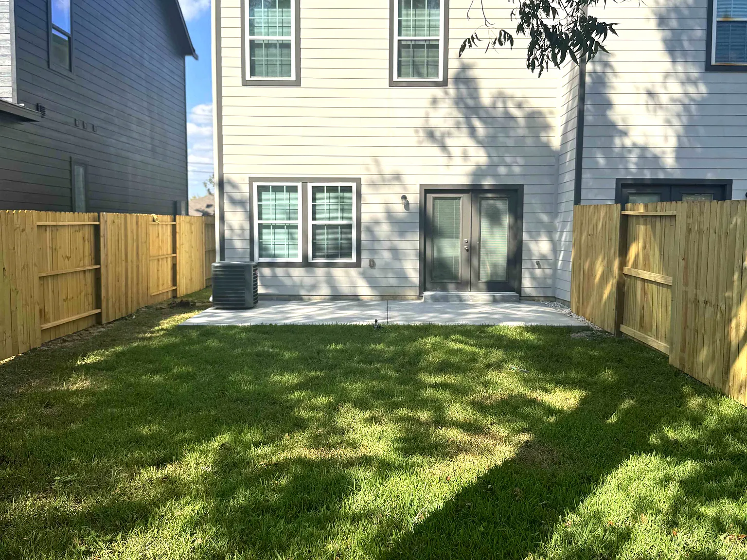 3 bed, 2.5 bath, 1553 sqft, $1,795 — Photo 3
