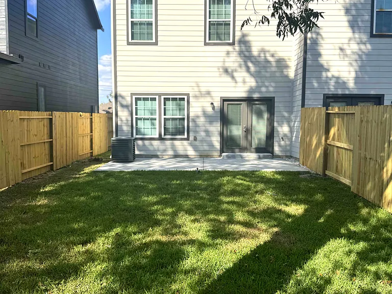 7958 Bonaire St #B — Photo 3