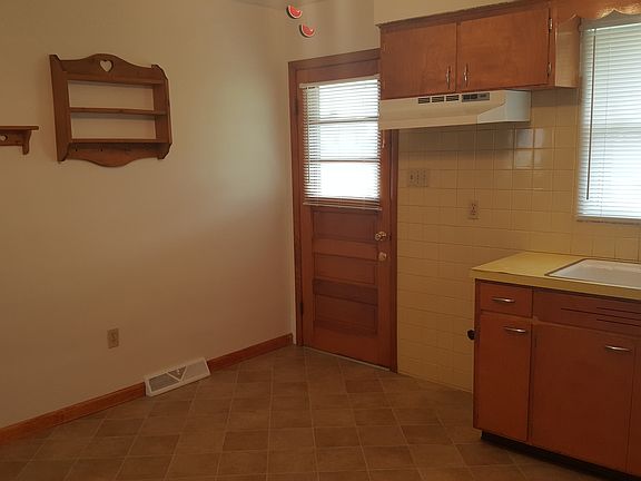 2nd image of 110 Scharlotte Ave
