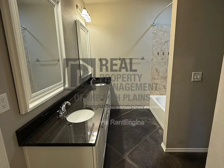 7620 Legacy Pkwy — Photo 16