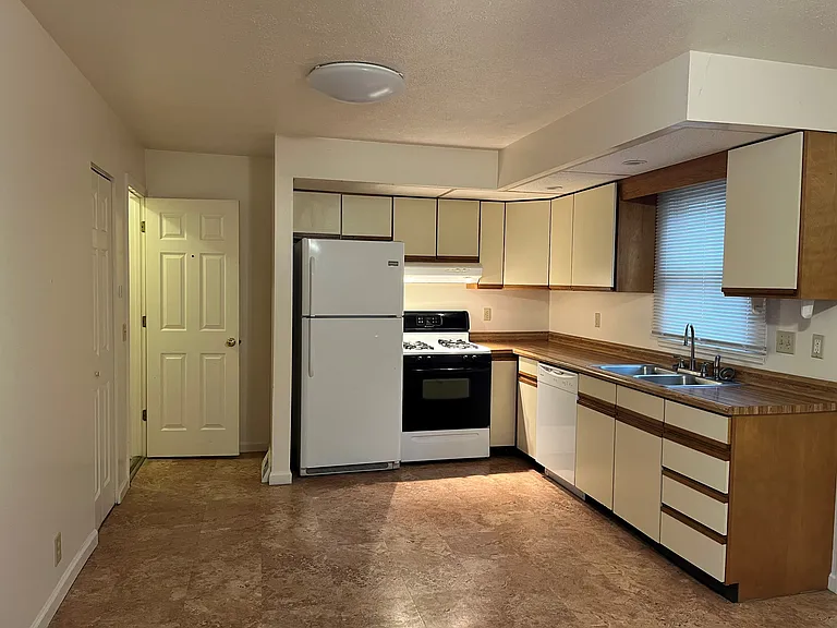 567 Dupont Rd #5 — Photo 12