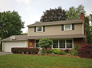 21 Blossom Cir W, Rochester, NY 14610