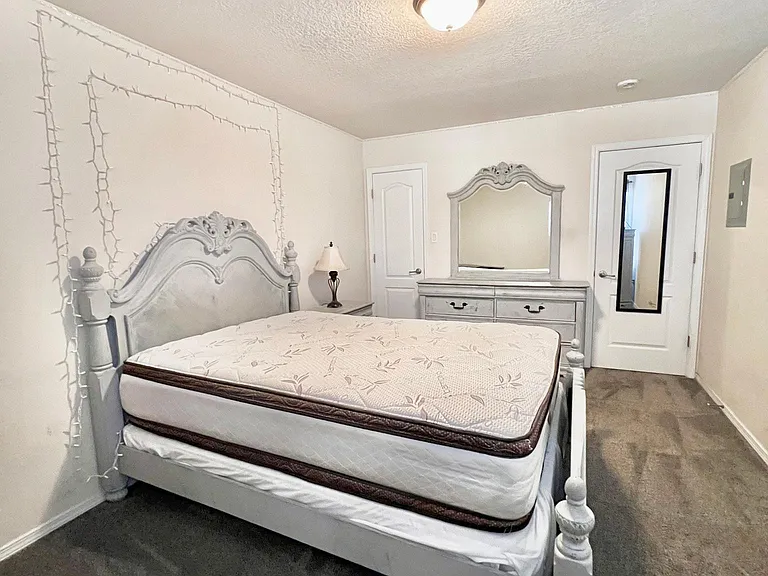 10919 Fort Point Ln NE — Photo 40