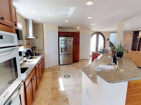5th image of 12151 Nandua Shores Dr