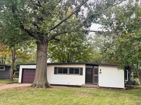 1909 SW 34th St, Topeka, KS 66611