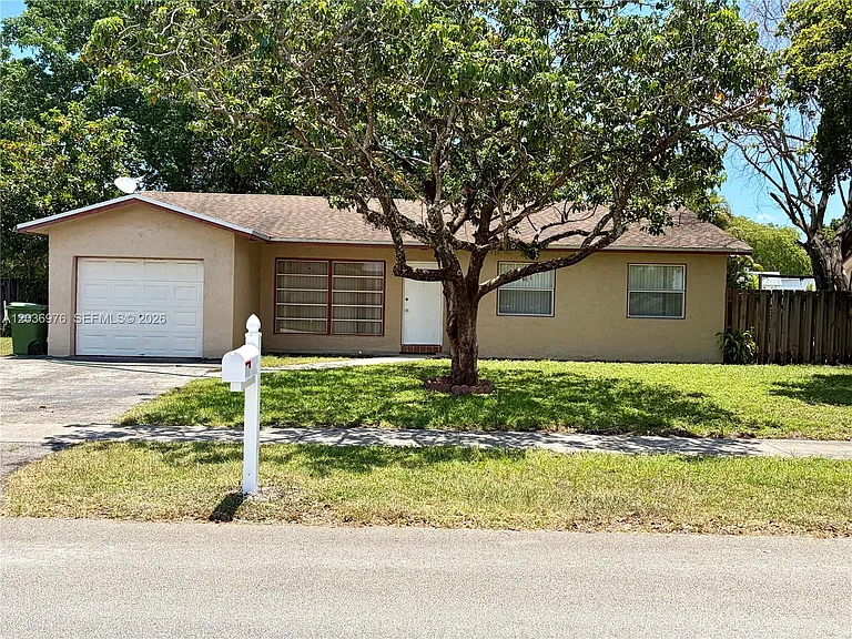731 NW 84th Ave — Photo 1