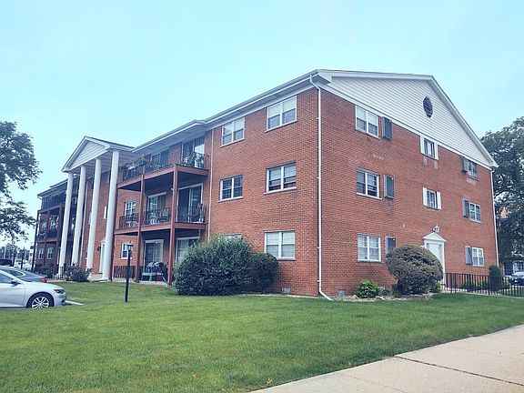 2nd image of 6135 W 94th St APT A5