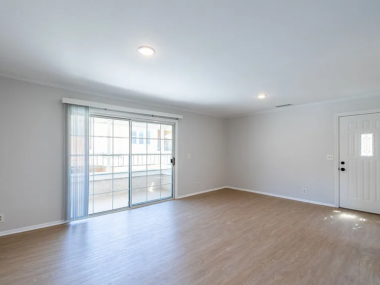 5302 Colodny Ave — Photo 14