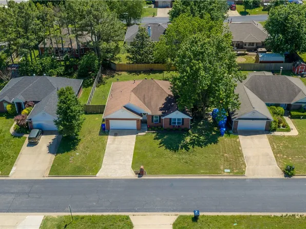 305 Ridgemont Ave, Lowell, AR 72745