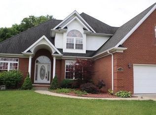 1750 Kenilwood Way, Bowling Green, KY 42104