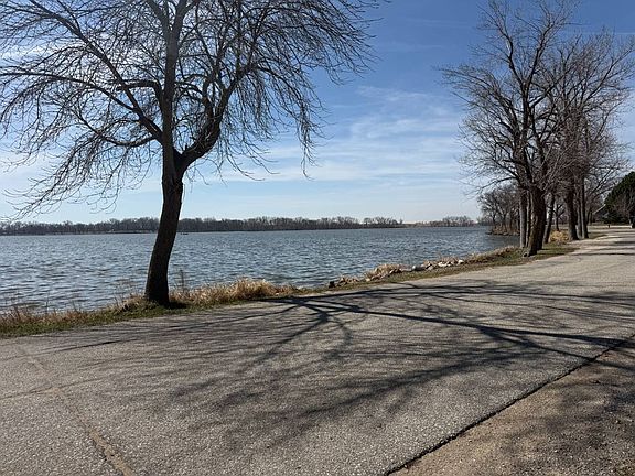4th image of 396 N State Rd
