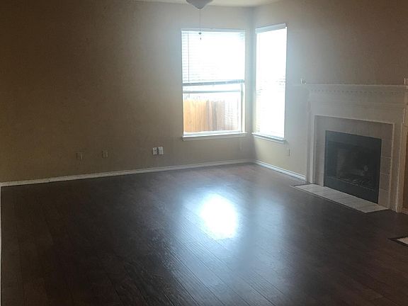 3rd image of 1111 Gazania Dr