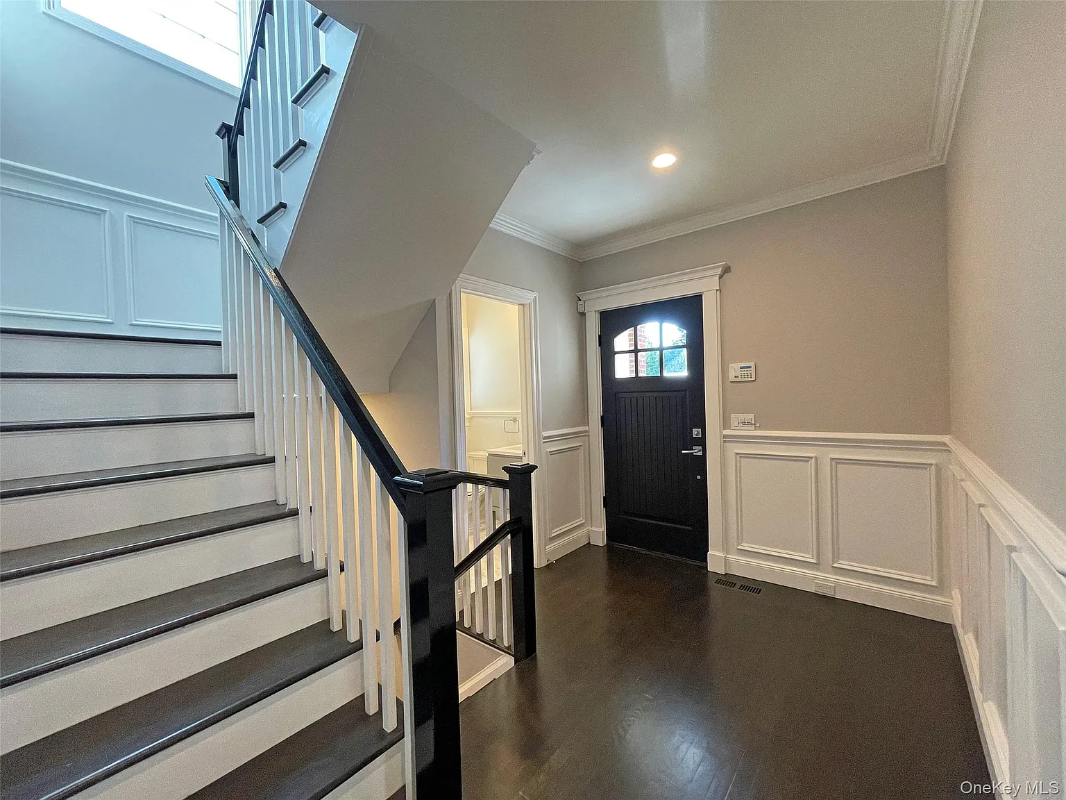 4 bed, 3.5 bath, 4000 sqft, $10,500 — Photo 3
