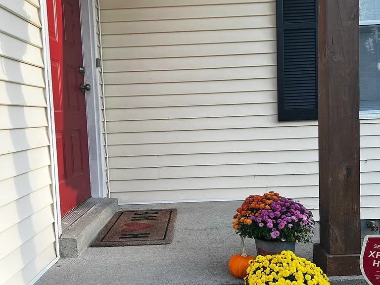 2509 Slaydon Dr — Photo 2