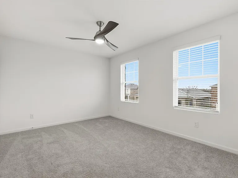 2106 Meadow Park Dr — Photo 27