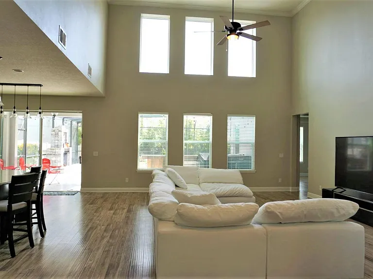 4207 Oak Lodge Way — Photo 8