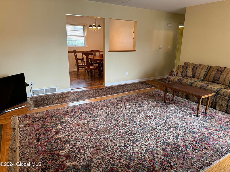 3rd image of 202 Marriott Avenue