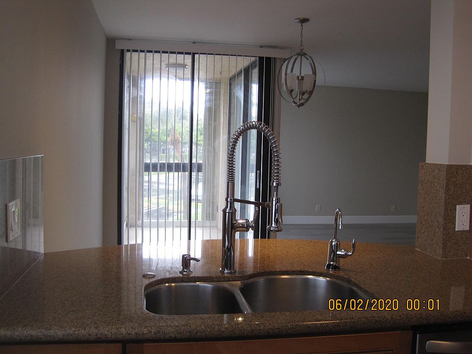 1st image of 2255 Lindell Blvd APT 4201