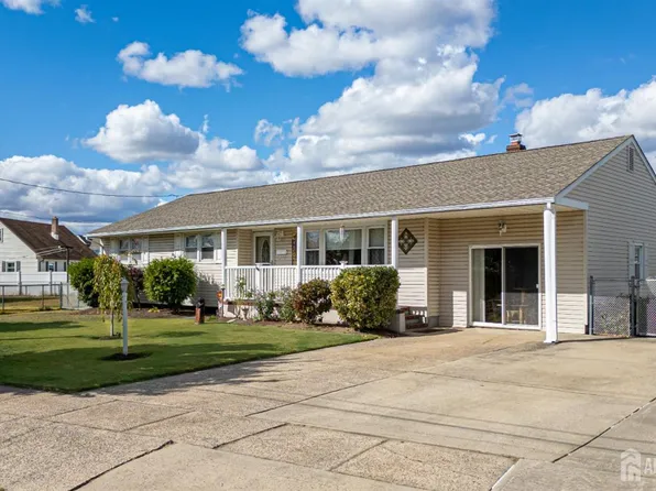 56 Louise Dr, Manville, NJ 08835