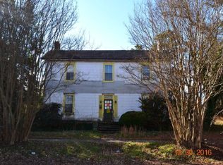 402 E Carolina Ave, Crewe, VA 23930