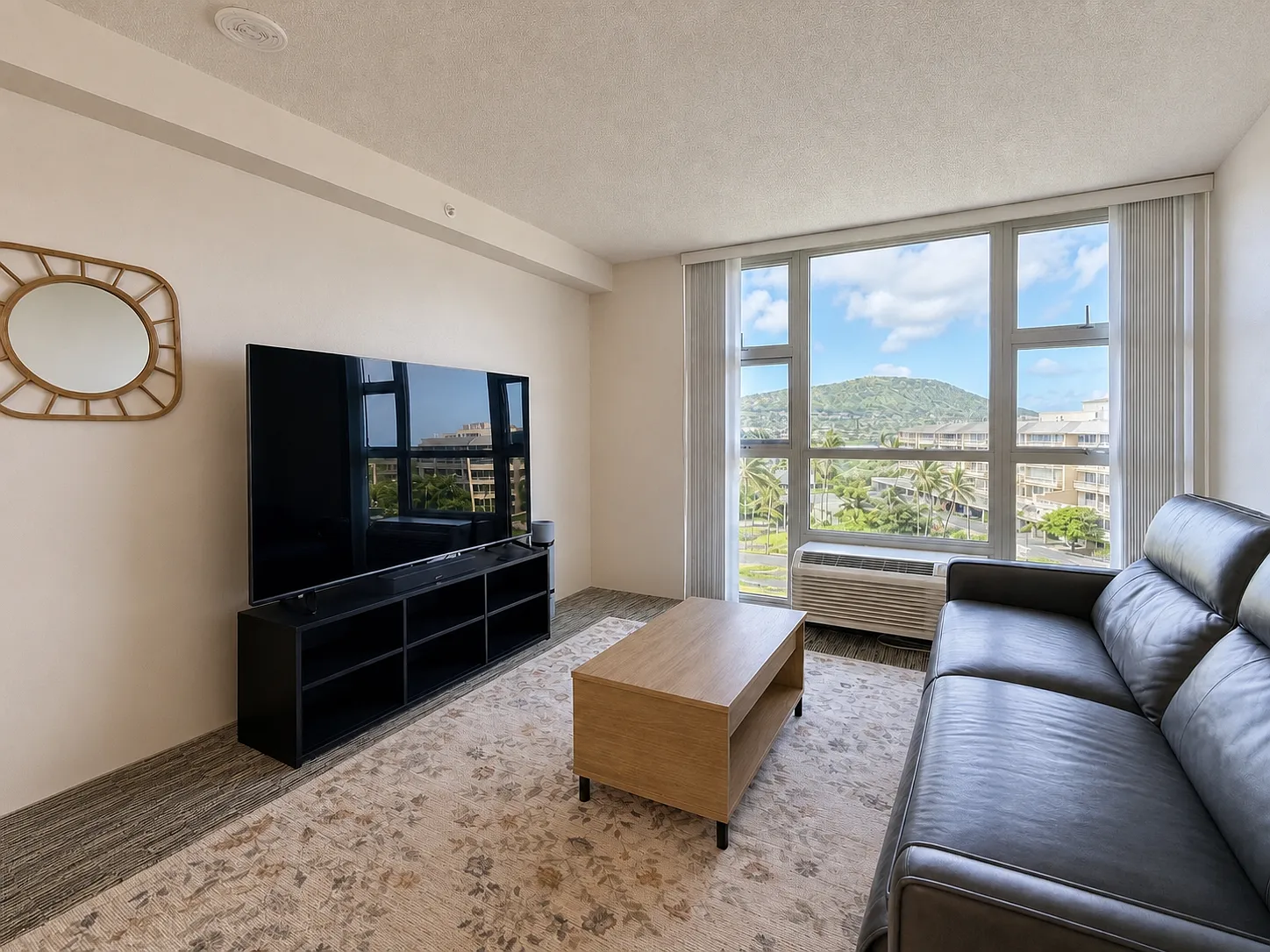 2 bed, 750 sqft, $3,600 — Photo 1